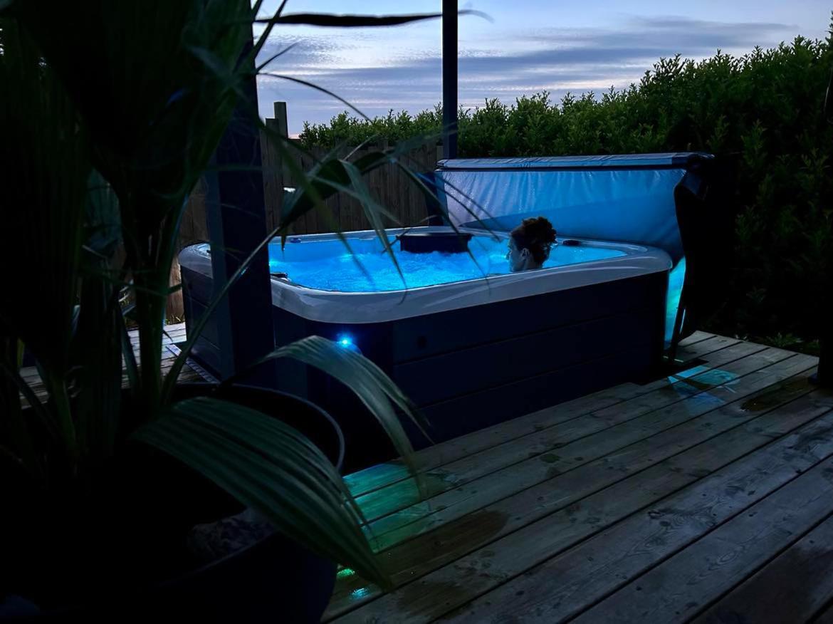 Studio & Spa La Discrete Saint-Évarzec Εξωτερικό φωτογραφία